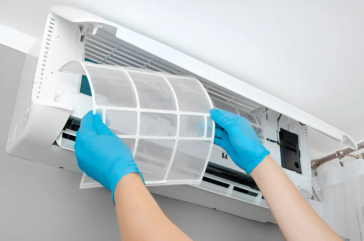 Air Conditioning Contractor in Orlando installing a commercial HVAC system